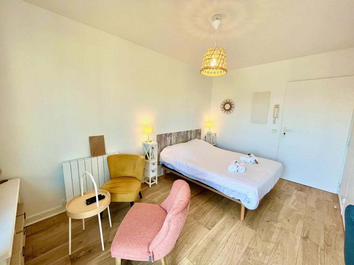 Salm, Coquet Avec Balcon Ouistreham